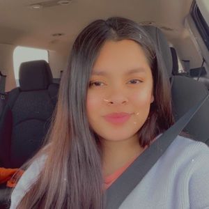 Meet your Posher, Amparo